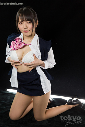 Office lady Miyazaki Yuma face fucked in high heels